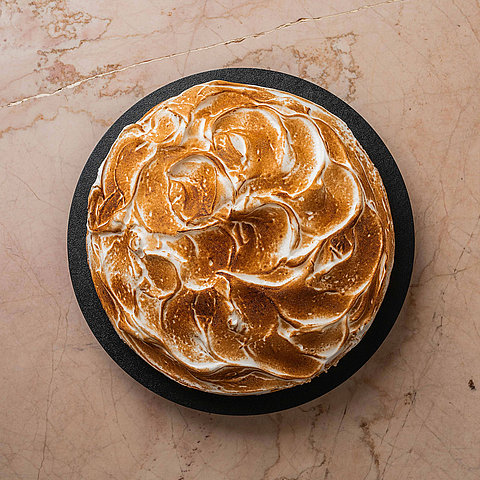 Passionsfruchttorte mit Baiser