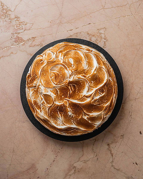 Passionsfruchttorte mit Baiser
