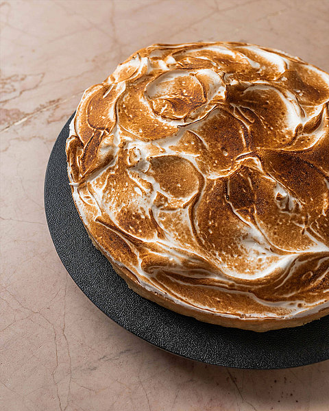 Passionsfruchttorte mit Baiser